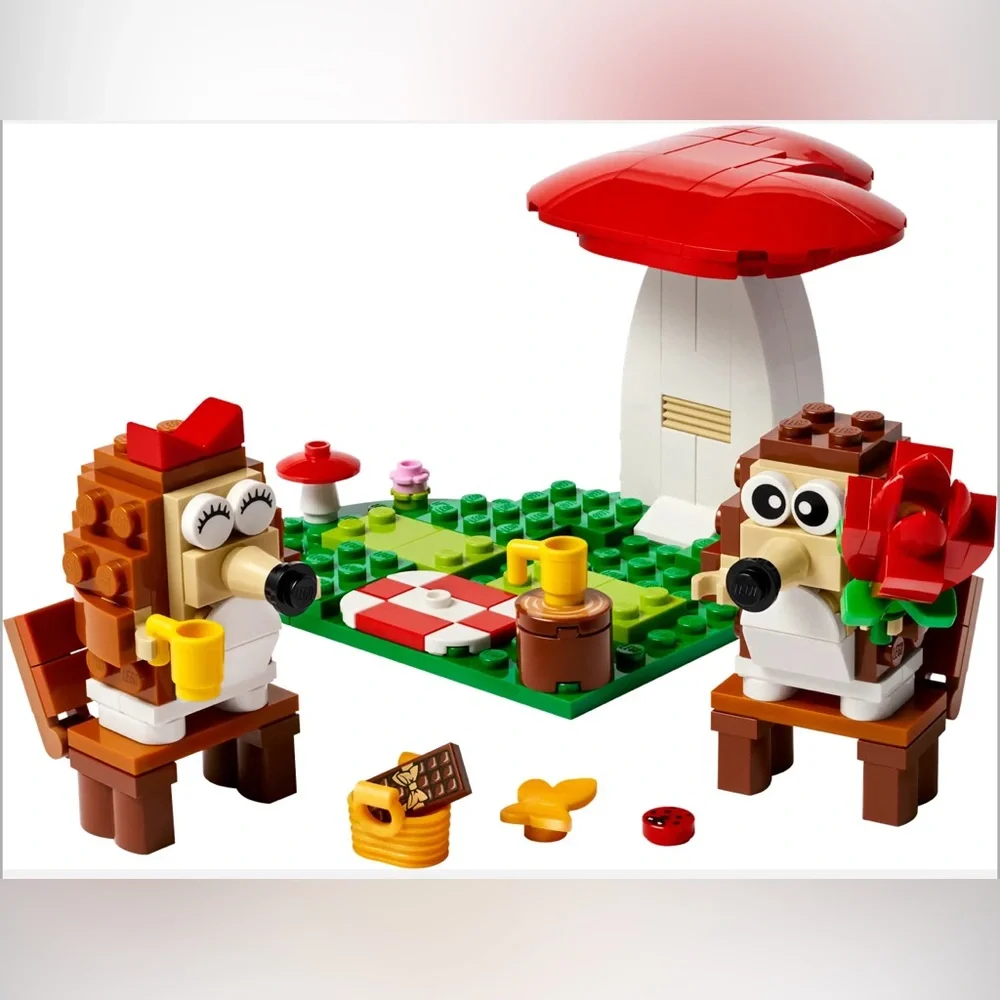 LEGO Hedgehog Picnic Date #40711 NEW